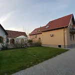 Babi - Babi Vendeghaz 3* Balatonfüred