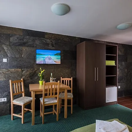 Babi - Babi Vendeghaz Gasthuis