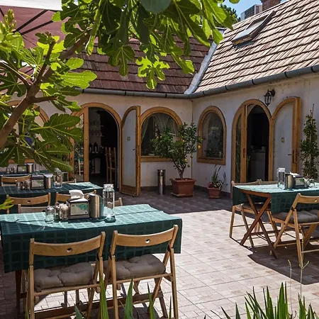 Babi - Babi Vendeghaz Gasthuis 3*