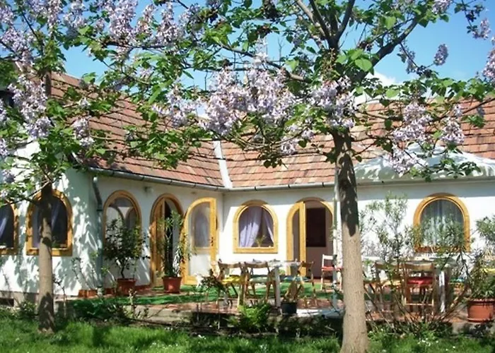 Babi - Babi Vendeghaz 3* Balatonfured
